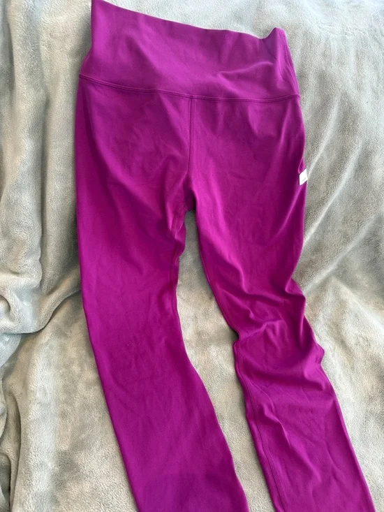 Vuori Magenta Active Leggings - Picture 2 of 5